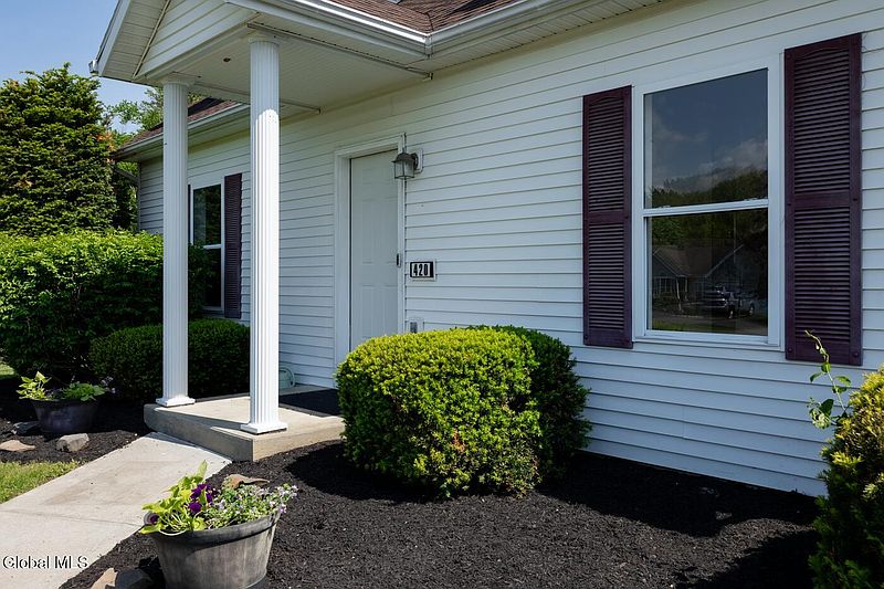 5th image of 420 Helderview Drive