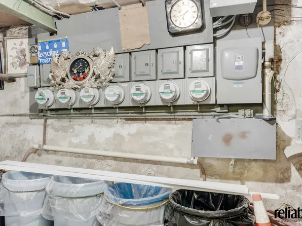 59-05 Catalpa Avenue image 3 of 12