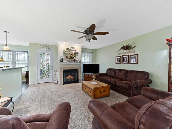2nd image of 1692 Barrywood Cir E