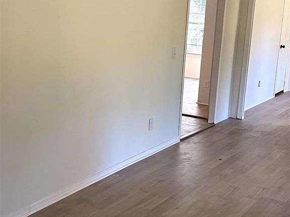 3rd image of 164 Joy Rd