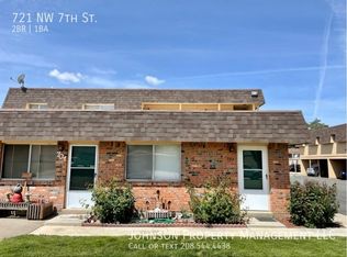 721 NW 7th St, Meridian, ID 83642