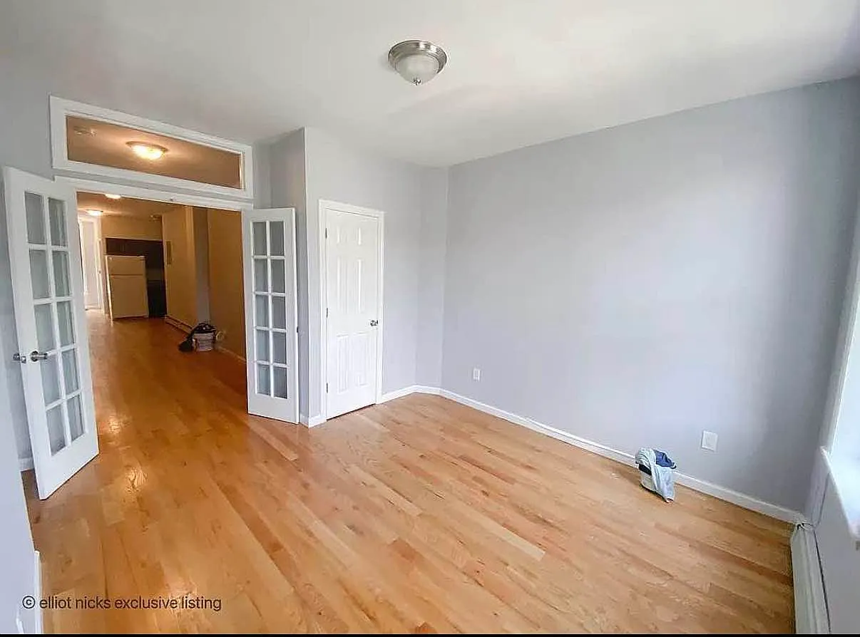 542 Bainbridge Street — Photo 1