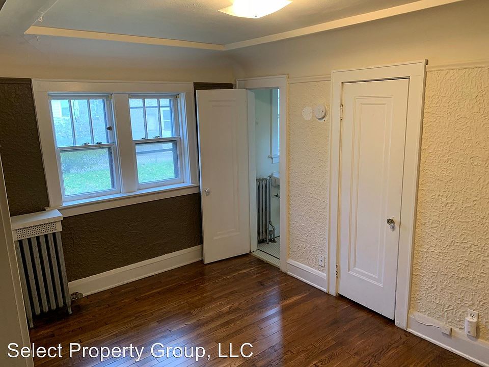 2nd image of 1767 N Arlington Pl APT 8