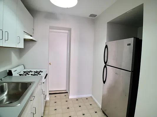 Rented by Douglas Elliman | media 13