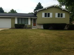 1431 Willow Dr, Port Washington, WI 53074