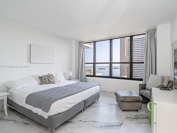 4th image of 780 NE 69th St APT 1107