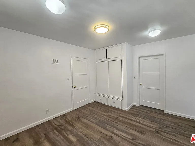 1341 N Keystone St — Photo 15