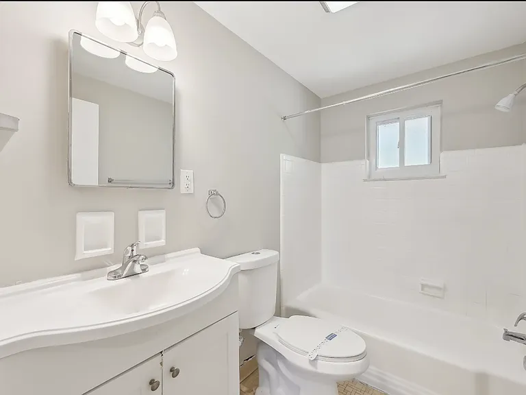 Worthington Court Townhomes — Photo 6