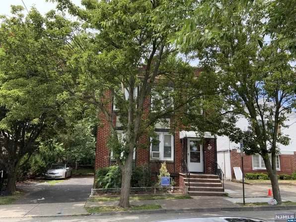 121 Westervelt Pl, Lodi, NJ 07644