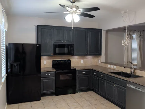2131 Kemah Village Dr, Kemah, TX 77565