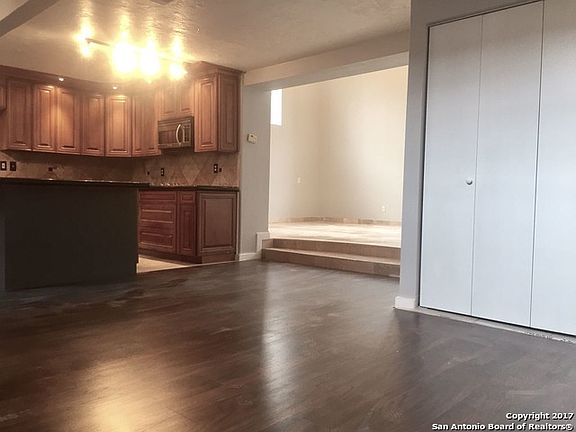 4th image of 4931 Driskill St