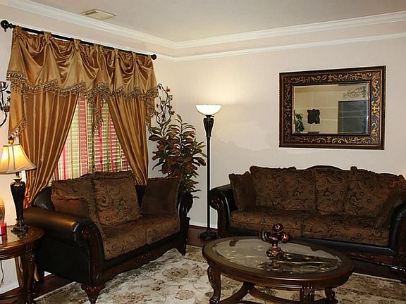 Formal living with custom customs gives a lasting impression on your guest