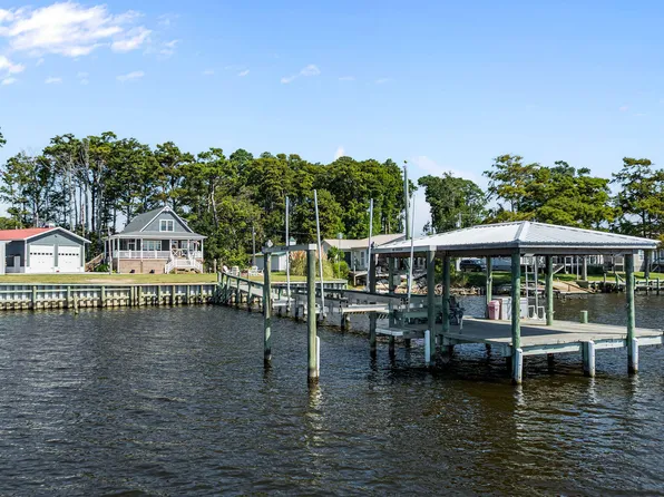 215 River Road, Arapahoe, NC 28510