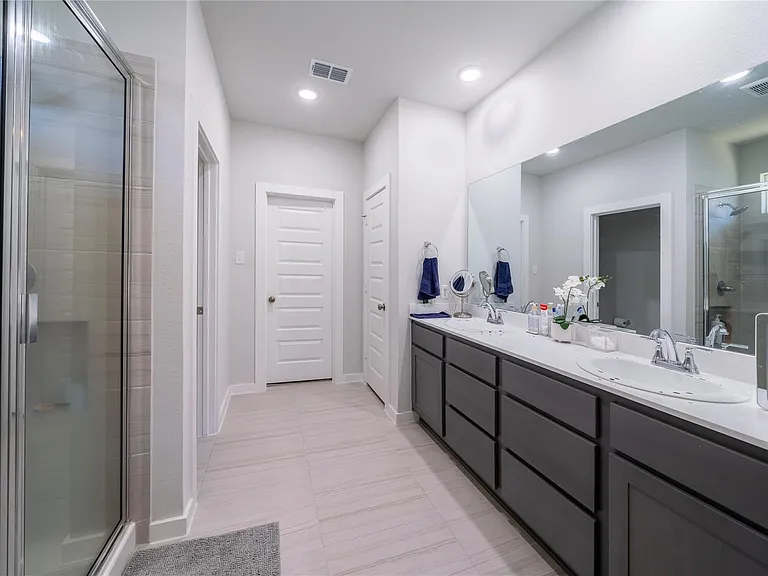 21802 Blue Daisy Ct — Photo 20