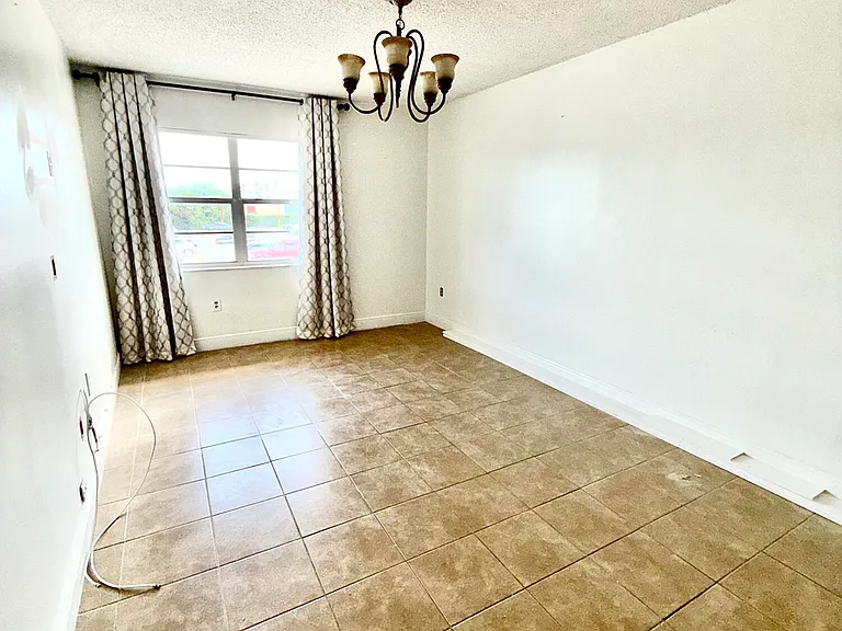 4050 NW 135th St #22-1 — Photo 7