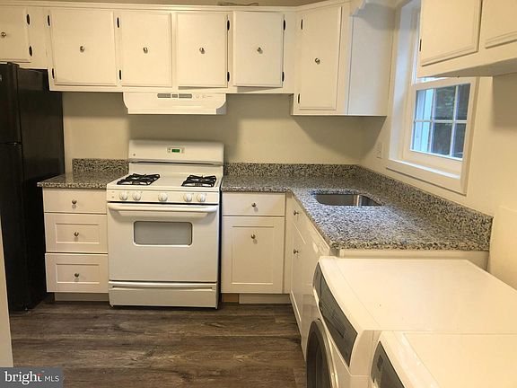 5th image of 448 Greenbrier Ct Unit 448