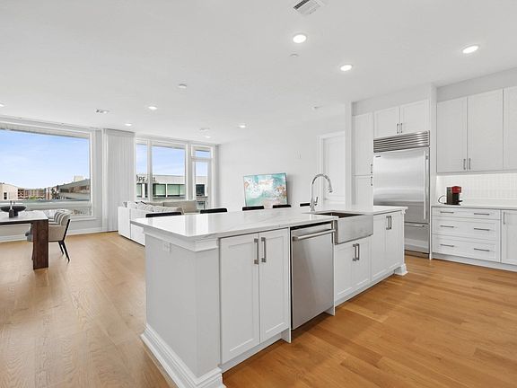 5th image of 3 Somerset Ln Unit 615
