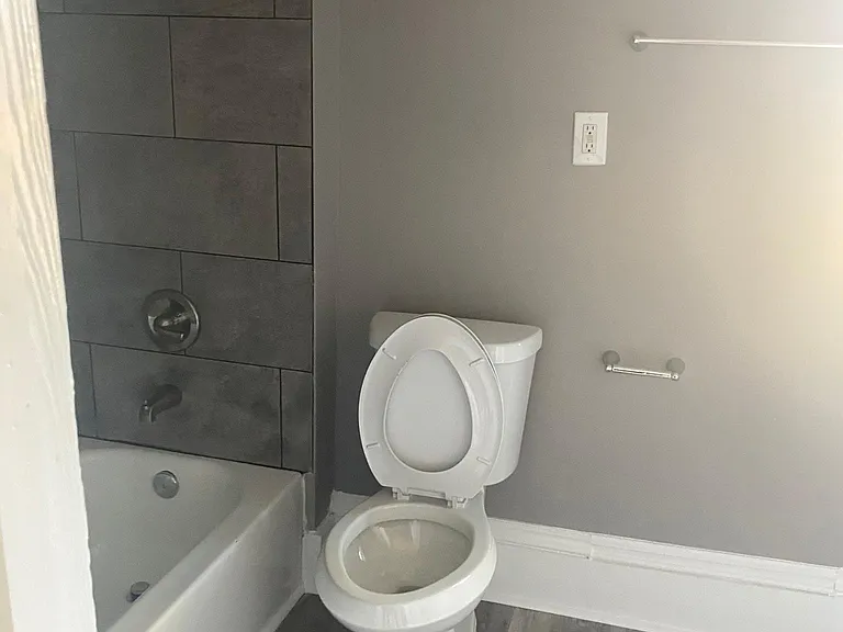 661 Gillette Ave SW — Photo 8