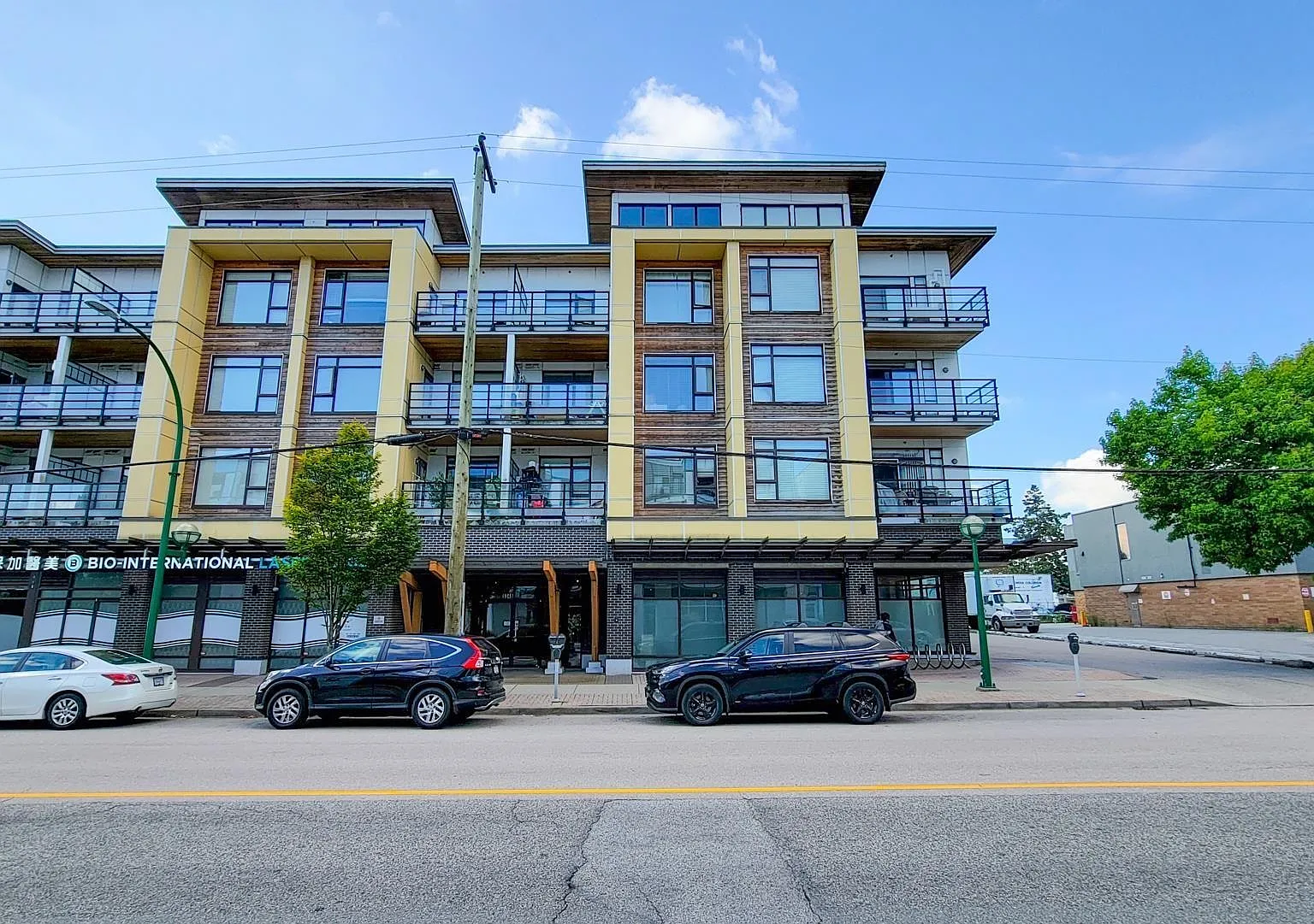 2 bed, 858 sqft, $2,900 — Photo 1
