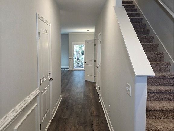 3rd image of 464 Governor Treutlen Cir