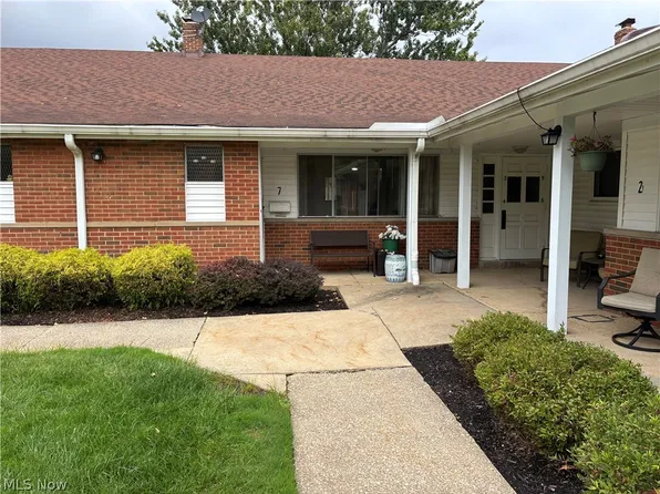 25500 Country Club Blvd Unit 7, North Olmsted, OH 44070