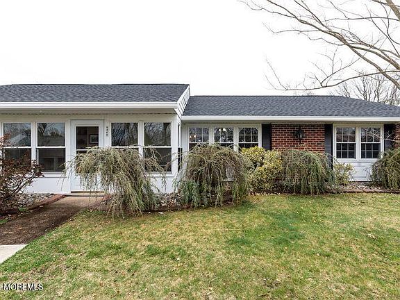2nd image of 946 Aberdeen Drive #B