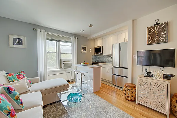Sold by Benjamin Realty Since 1980 | media 5