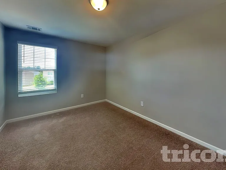 1942 Hudson Dr — Photo 10