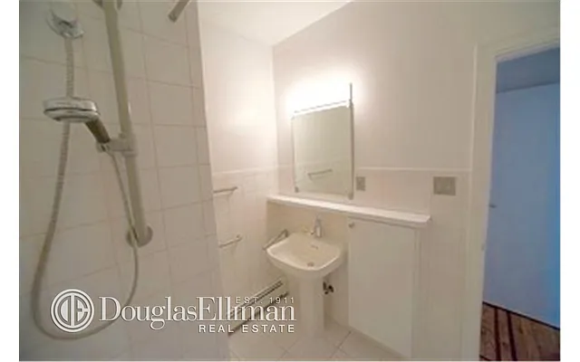 Rented by Douglas Elliman | media 33