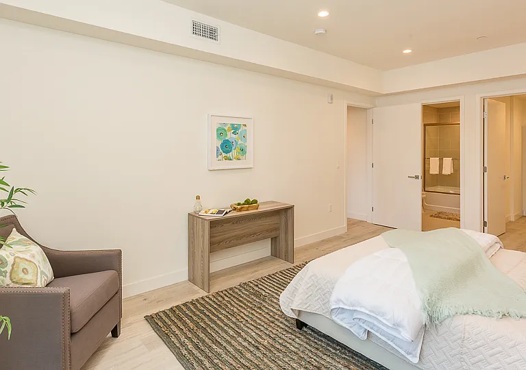 11269 Camarillo St #405 — Photo 9