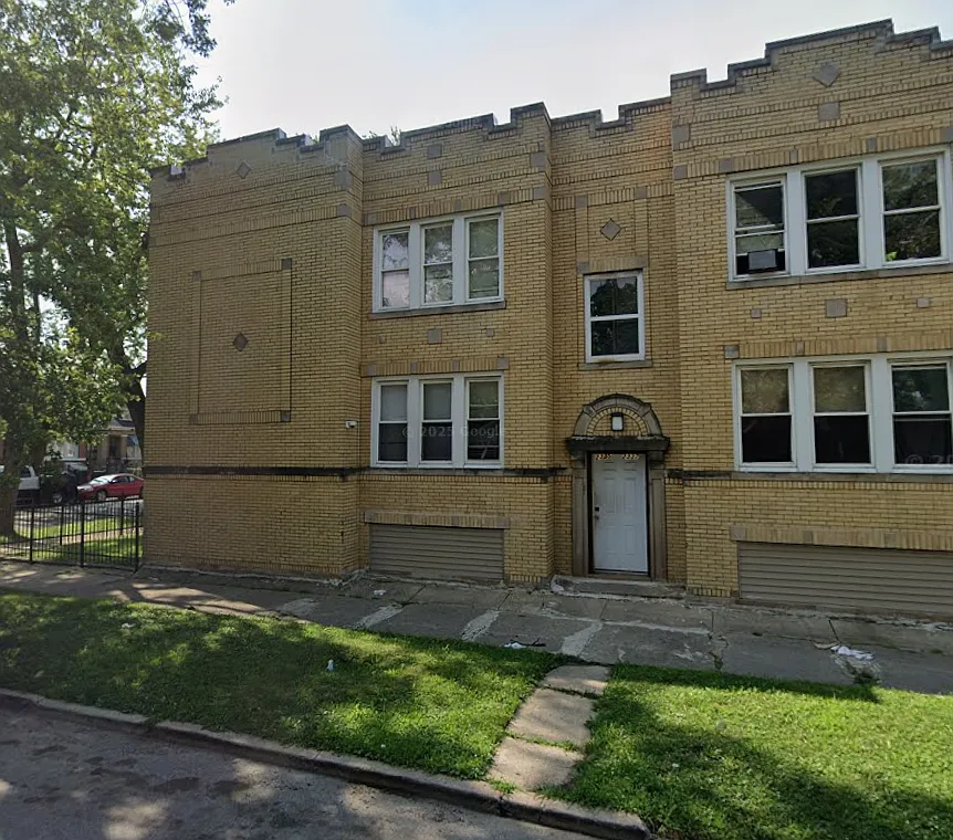 2345 W 70th St — Photo 1