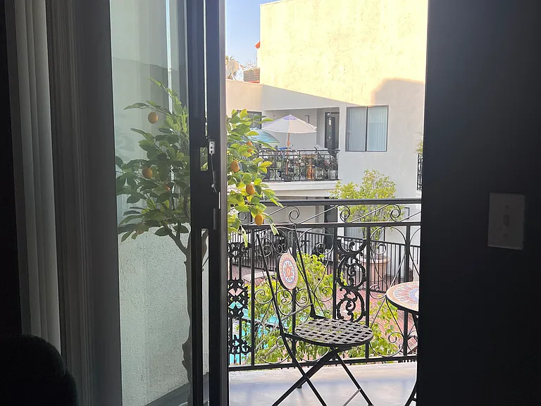 balcony