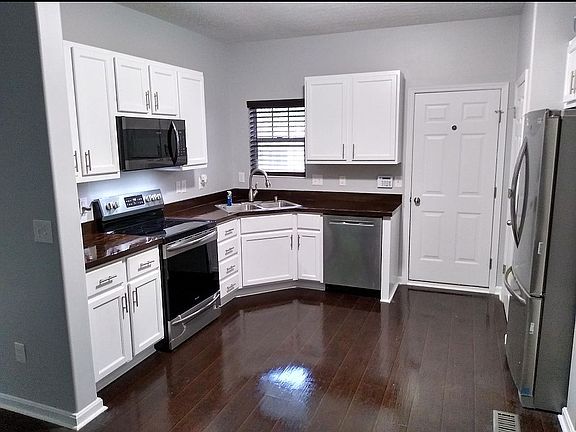 5th image of 1830 Robley Ave