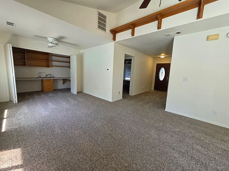 1128 N Manzanita St — Photo 6
