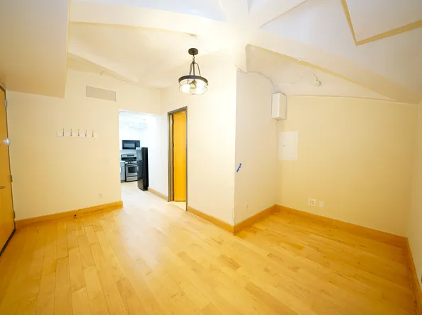 142 East 39th Street image 2 of 6