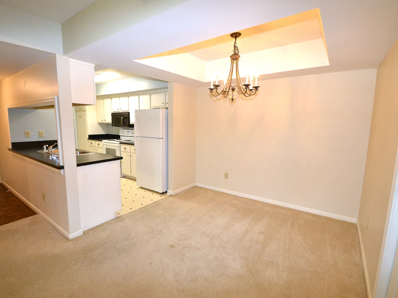 2 bed, 1050 sqft, $1,695 — Photo 3