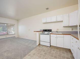 8620 Roosevelt Way NE #102, Seattle, WA 98115