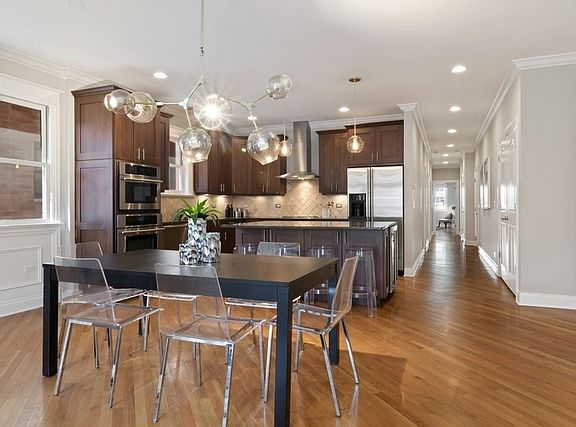3rd image of 618 W Schubert Ave APT 2W