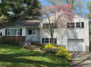 40 Old Meadow Rd, West Hartford, CT 06117