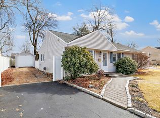 376 Folino Dr, Bridgeport, CT 06606