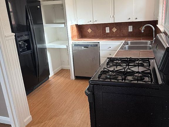 3rd image of 545 25th St