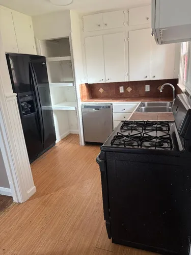 545 25th St Photo 1
