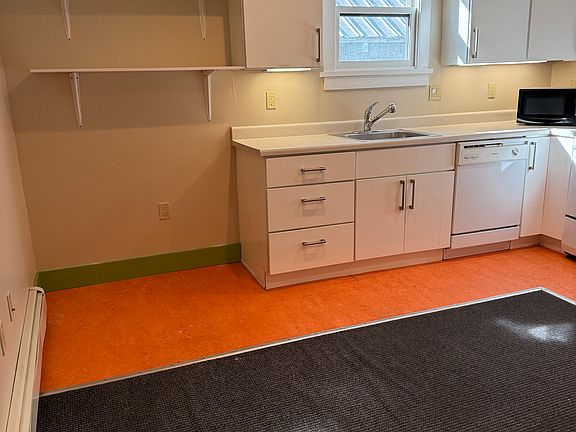 3rd image of 10178 Donner Pass Rd #3