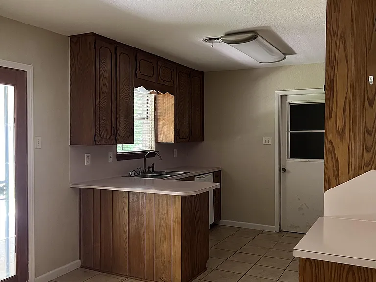 309 Currie Ave — Photo 17