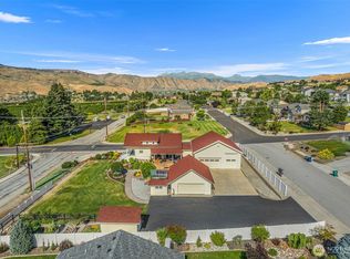800 Autumn Crest Drive, Wenatchee, WA 98801