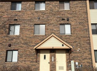 6 Parkside Ct APT 6, Vernon Hills, IL