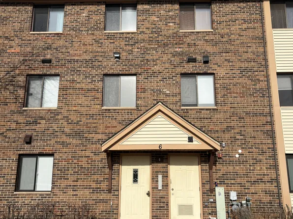 6 Parkside Ct APT 6, Vernon Hills, IL 60061
