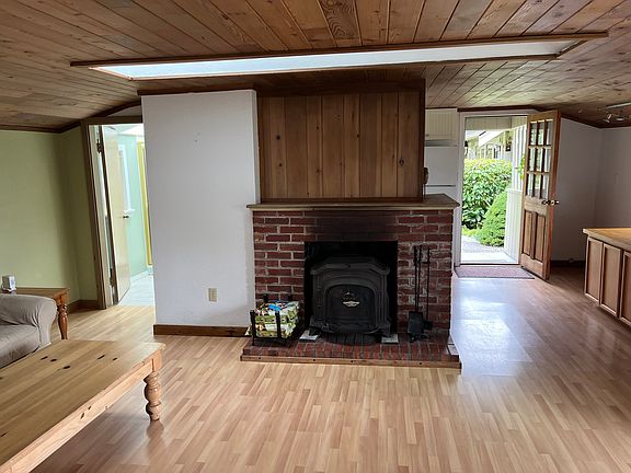 3rd image of 4625 Greenbrier Ln #B