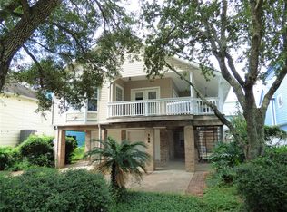 126 Pine Rd, Clear Lake Shores, TX 77565