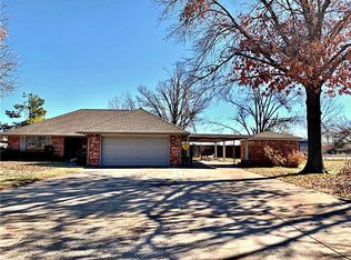 109 Christopher Dr, Chickasha, OK 73018